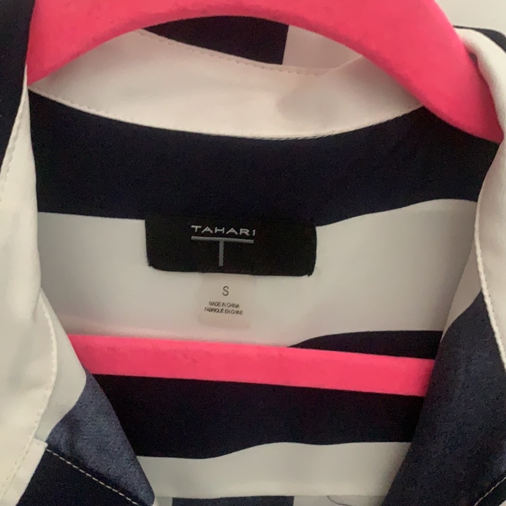 Tahari button down - Picture 2 of 2